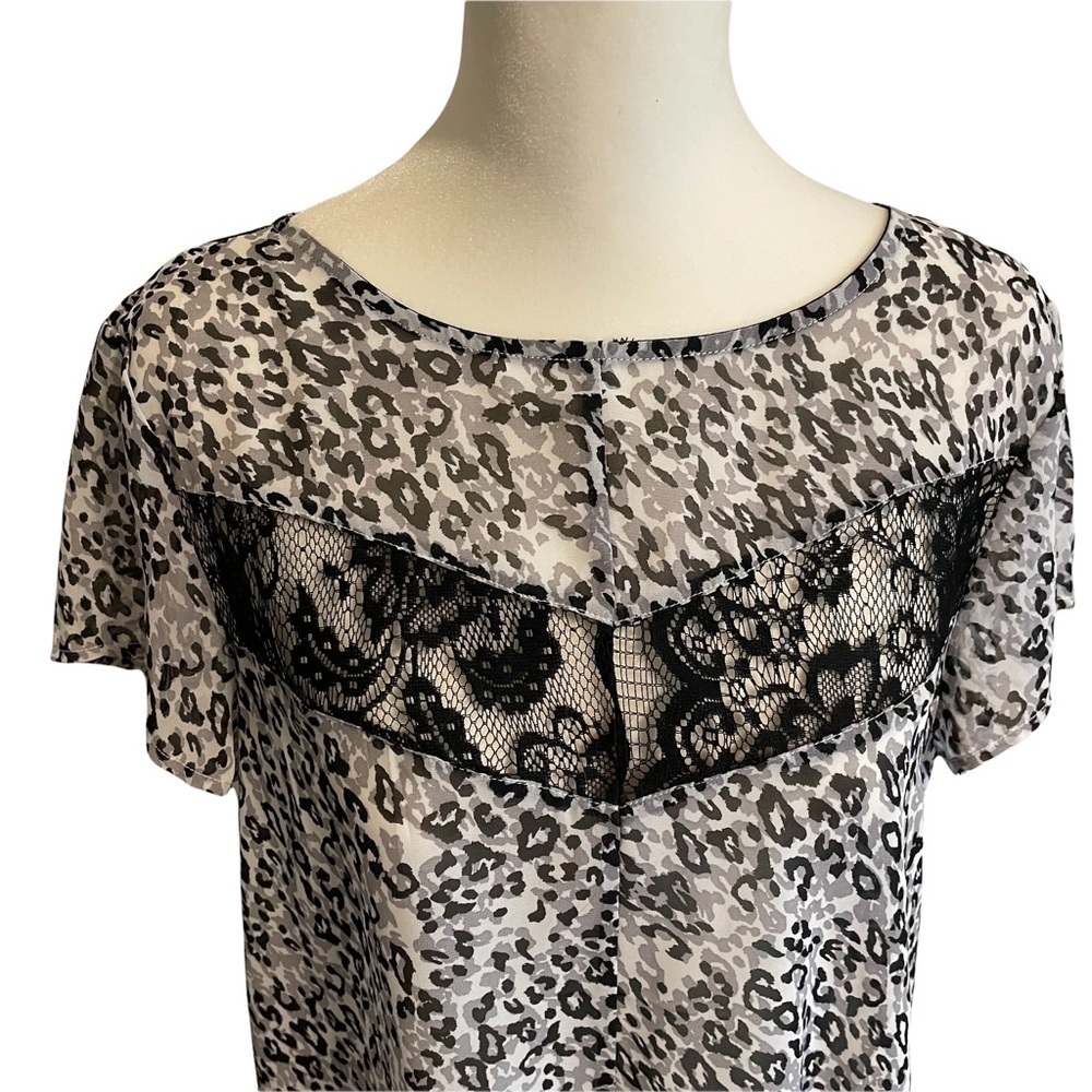 Maurices Cheetah Animal Print Short Sleeve Lace Detail Blouse Size S